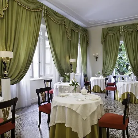 Alojamento de Acomodação e Pequeno-almoço Relais Antea 5*